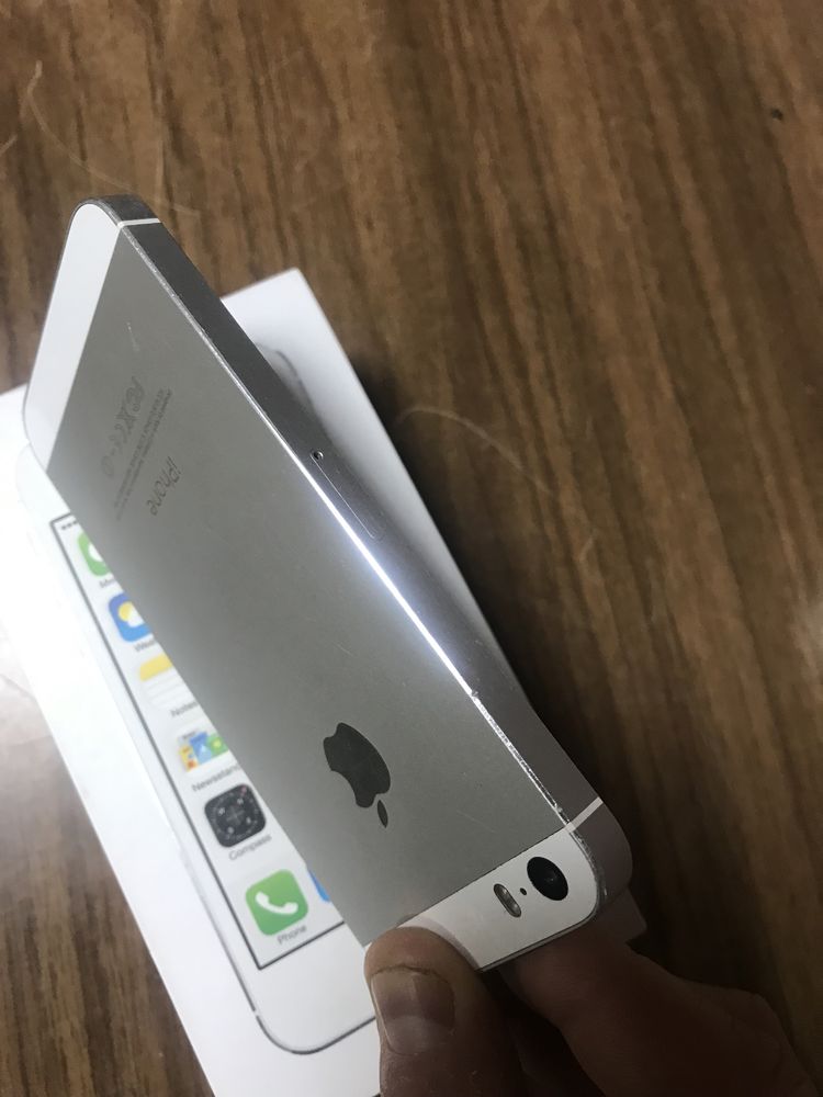 Apple iPhone 5s 32gb neverlock хороший стан