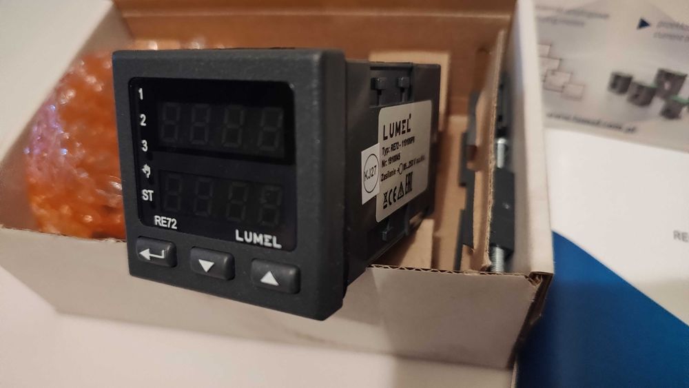 Regulator temperatury LUMEL RE72