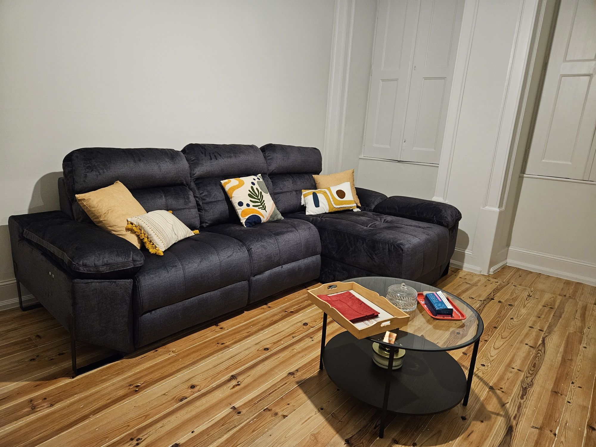 Sofá chaise long c/ 2 relax c/ arrumação