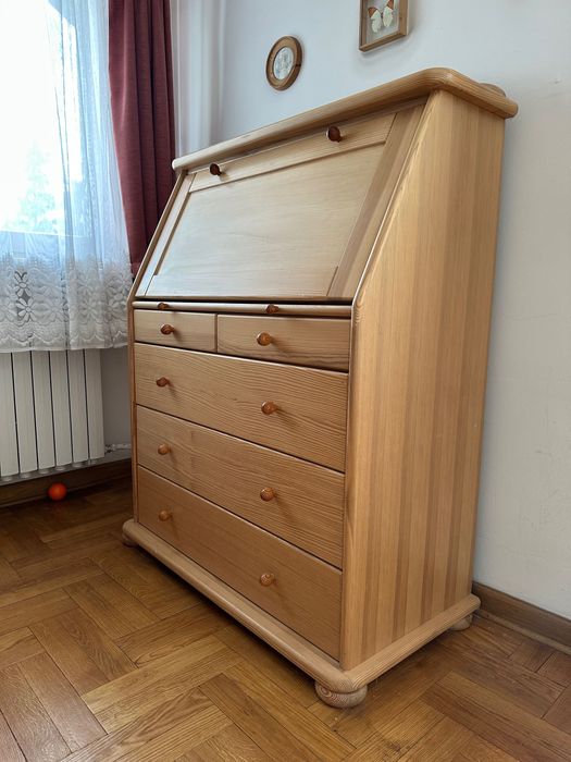 Sekretarzyk z drewna sosnowego, wiele szuflad Warszawa