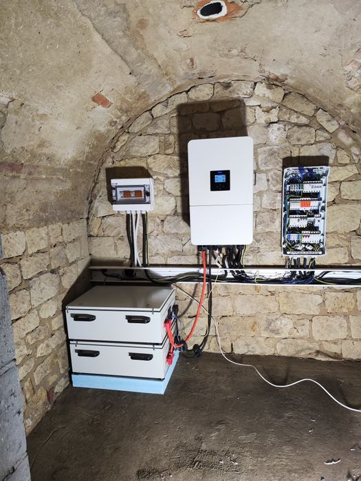 Niskonapięciowe magazyny energii 48v 25kWh z możliwością rozbudowy