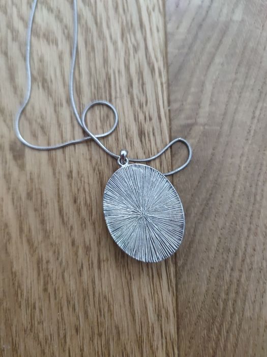 Naszyjnik łańcuszek z wisiorkiem z różami