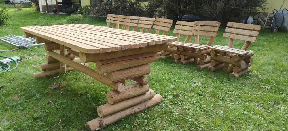 Komplet 8 krzeseł i stołów z sosny