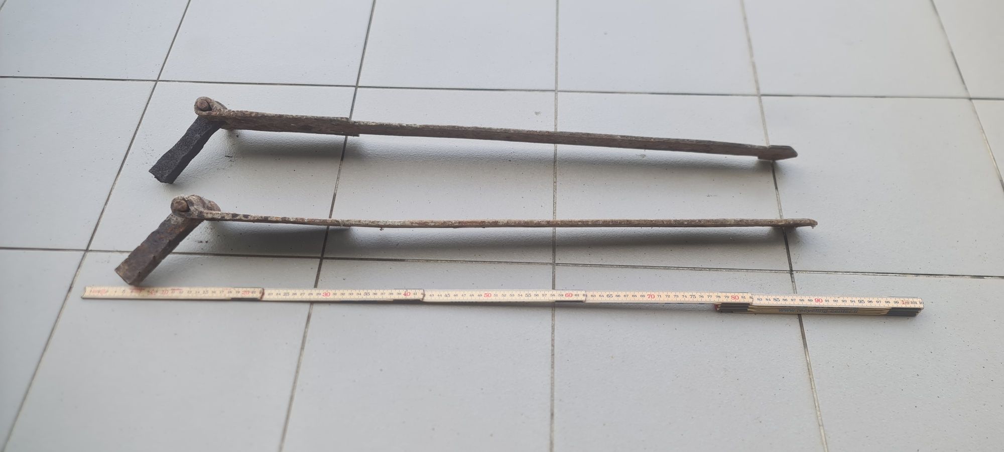 Dobradiças antigas