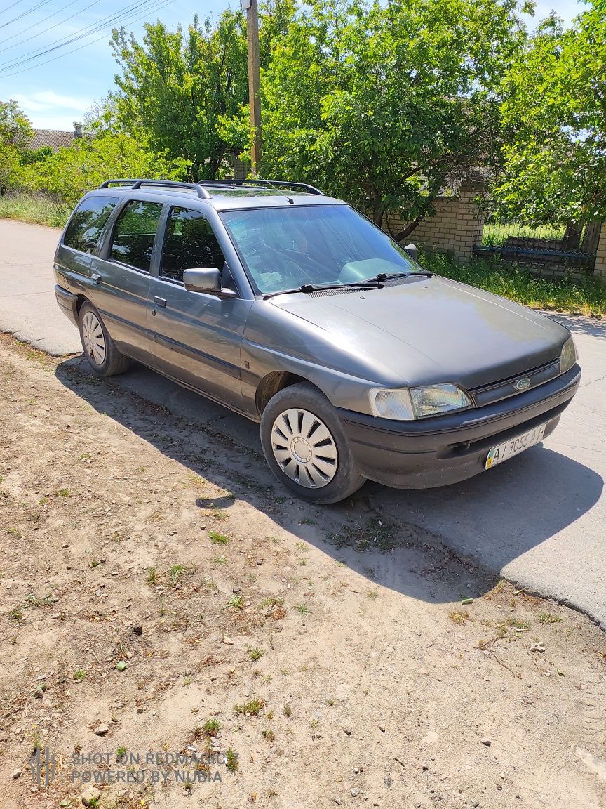 Продам авто Ford Escort уневерсал