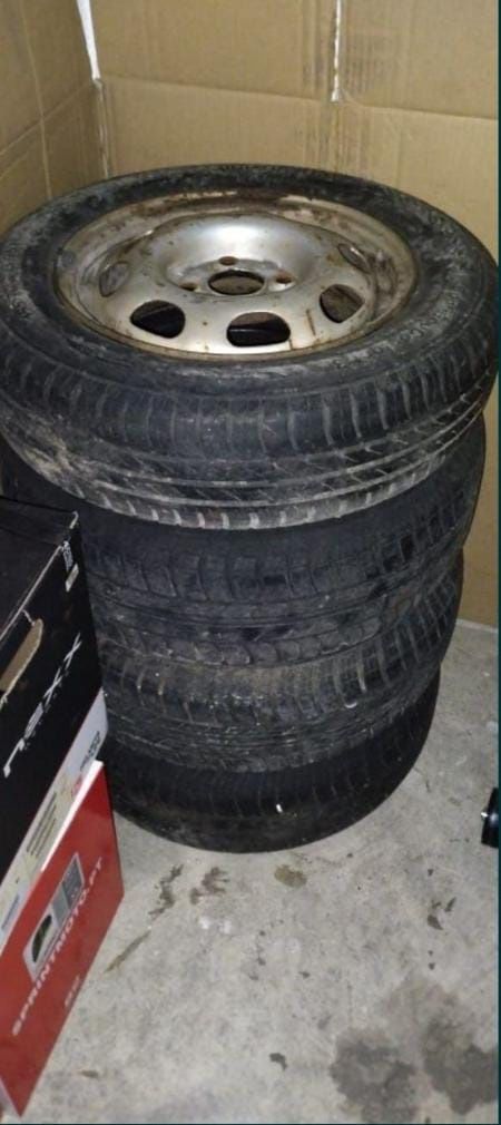 4 jantes com pneus 4x100 R13