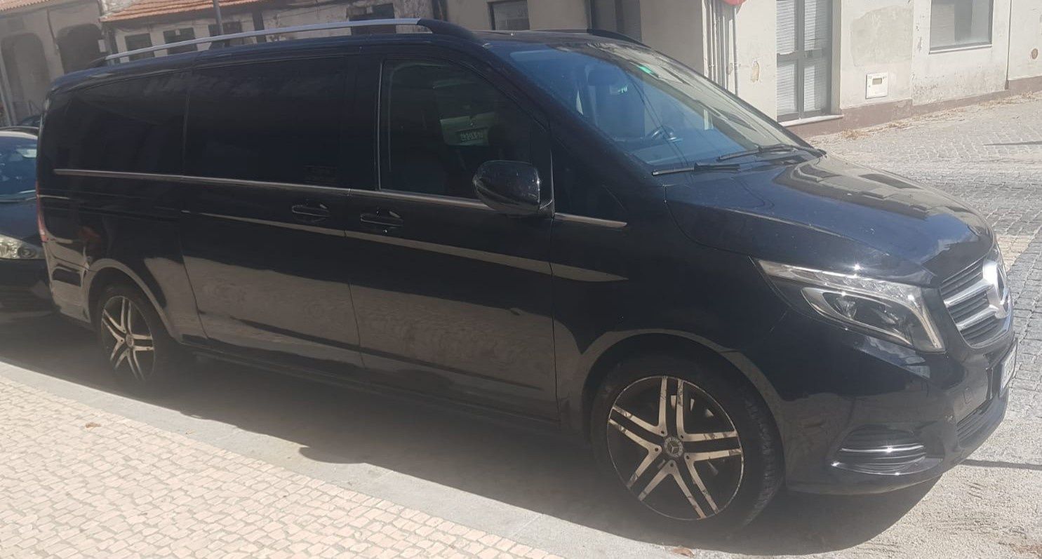 Mercedes-Benz V250