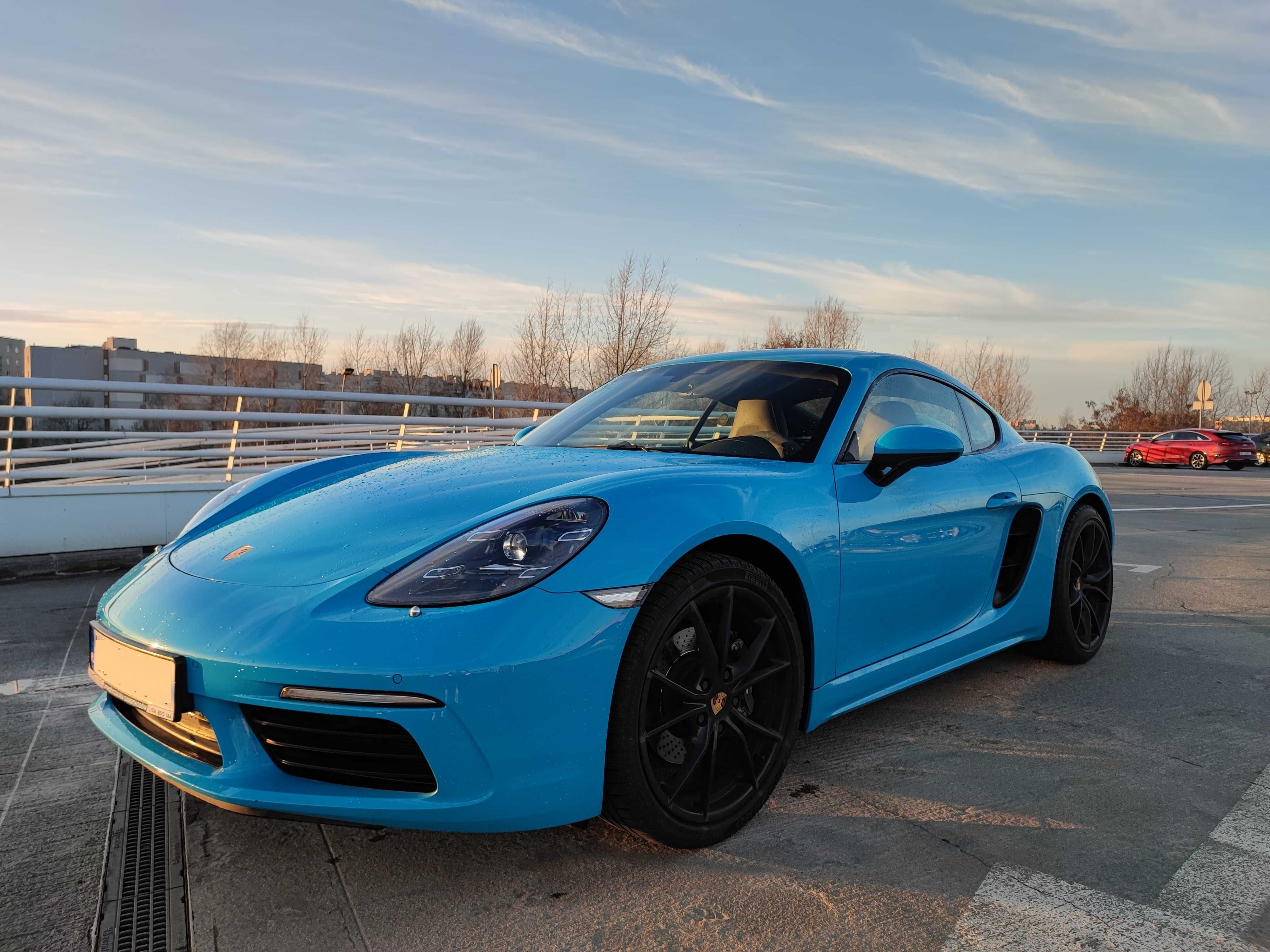 Wynajem wypozyczalnia samochodow aut premium Porshe cayman 711