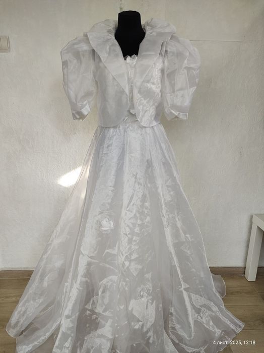 Вінтажна весільна сукня