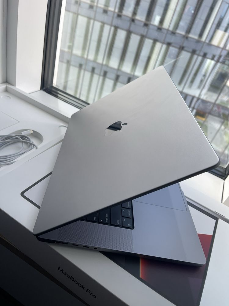 MacBook Pro 16" 2021 M1 Max 32GB 1TB не мдм