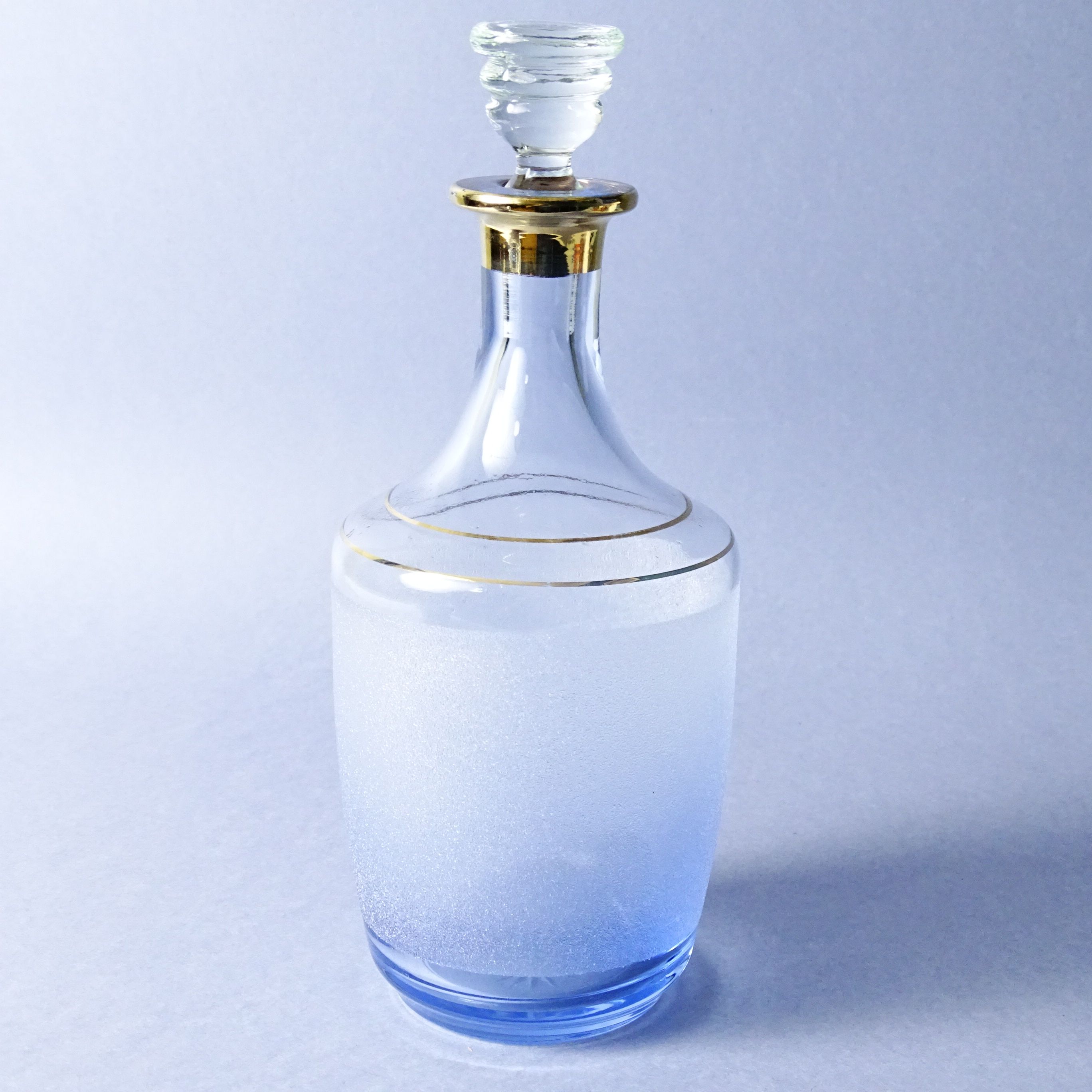 piękna stara błękitna szklana karafka lata 60-te