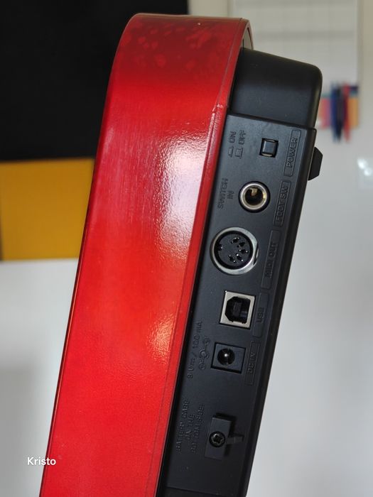 Behringer UMX610 klawiatura sterująca