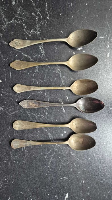 Zestaw starych srebrnych łyżeczek