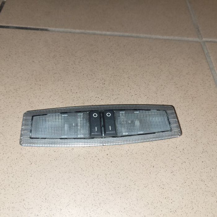 Lampka tylna czarnej podsufitki opel astra h, vectra c