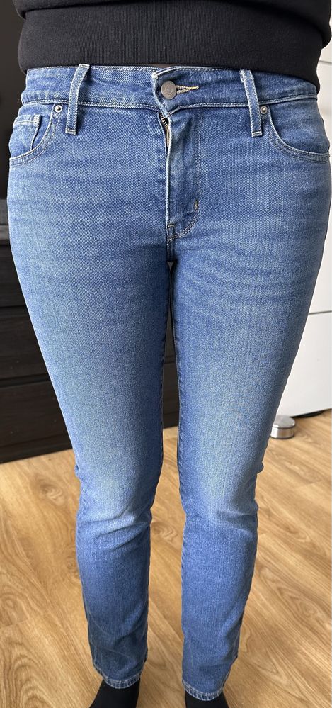 Jeansy Levi’s stan b.dobry r. 26 Middy Straight