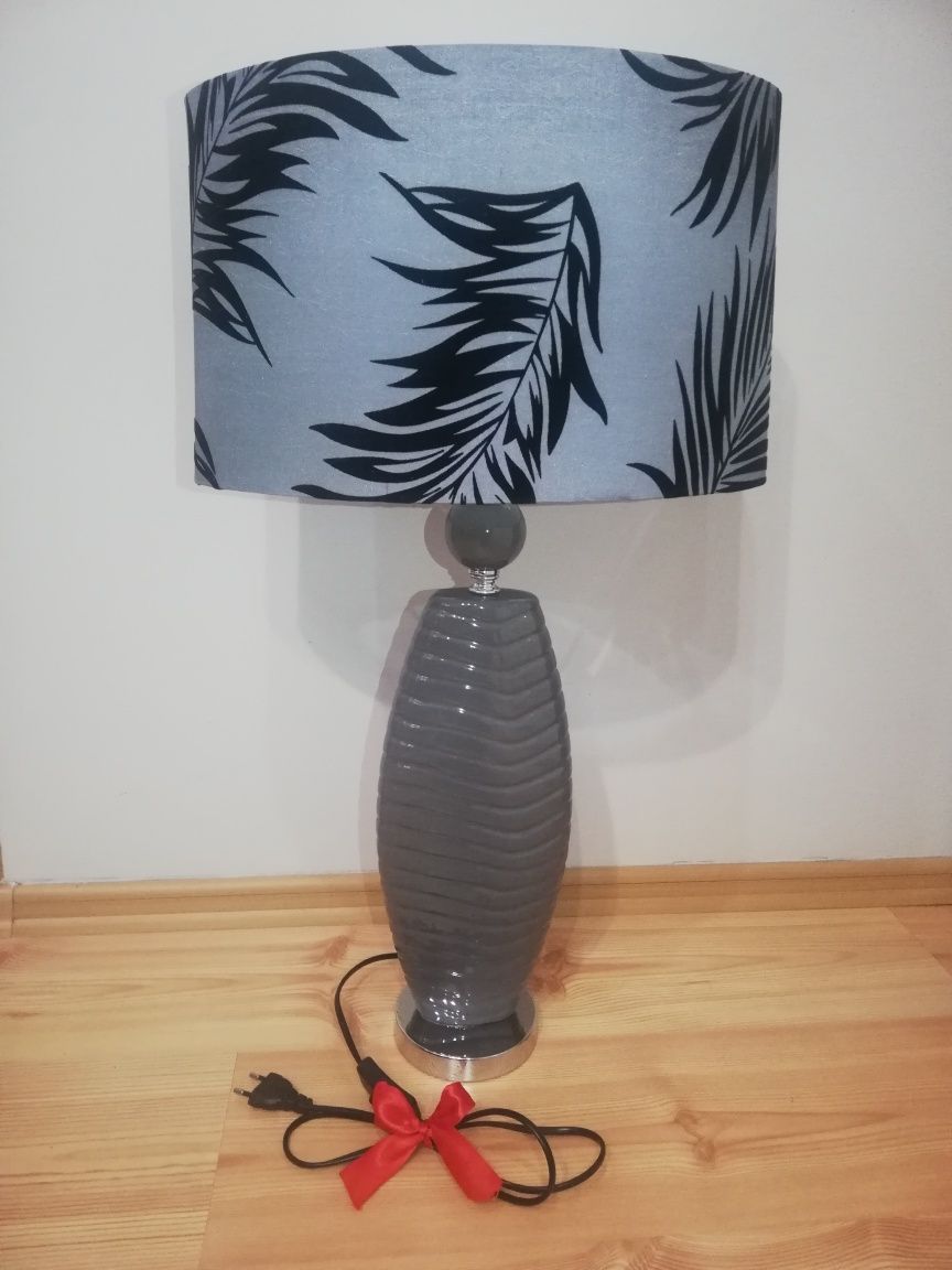 Lampa na komodę szafkę lampka nocna