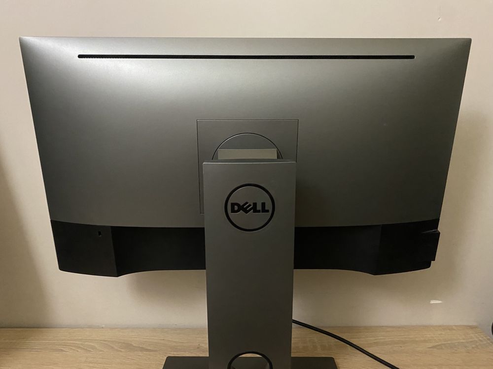 DELL Ultra Sharp 24 Monitor U2419H LCD