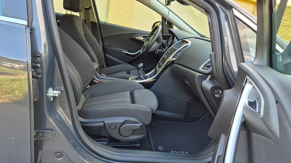 Opel Astra 1,4-Turbo Sport Navi-Kamera-Blis-Tempomat Ledy