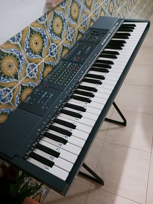 Orgao/Teclado- Bontempi AZ 9000