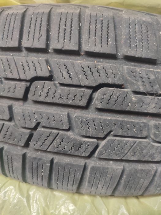 Opony zimowe bieżnikowane  r15 195/60