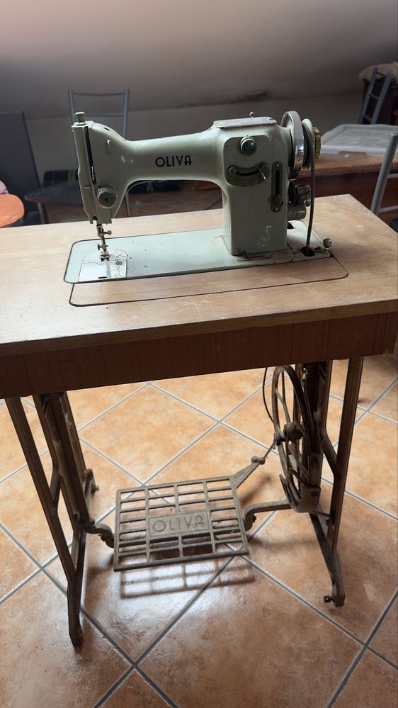 Maquina de costura Oliva
