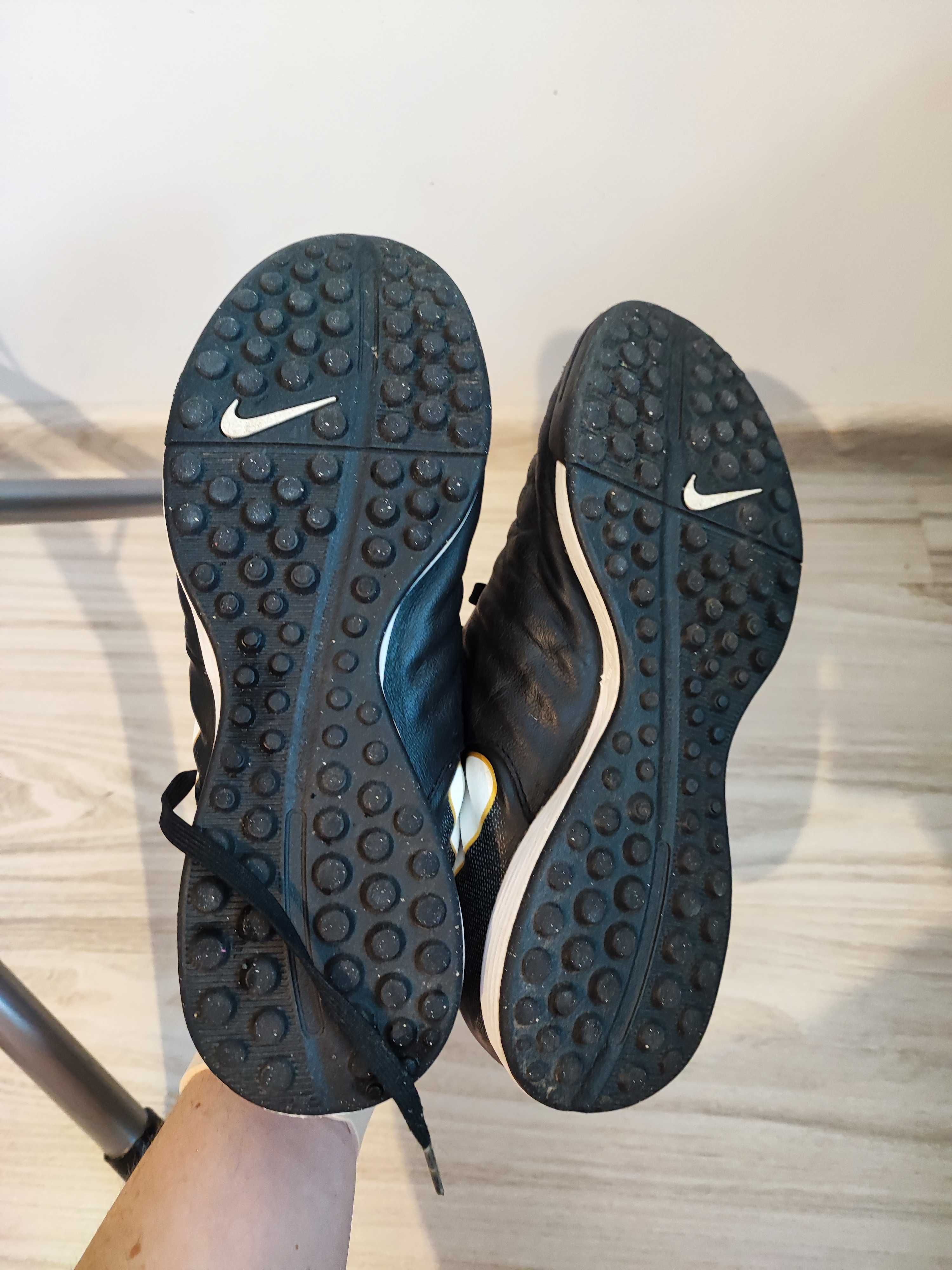 Korki Turfy 38 NIKE