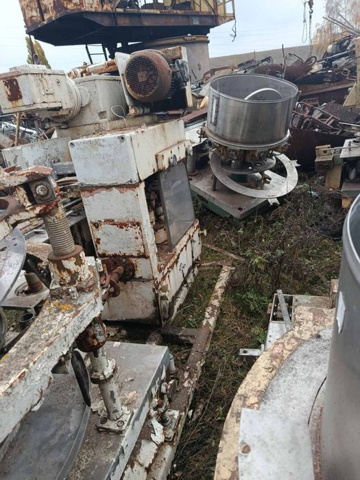 Обладнання для харчової промисловості. Закаточні машини