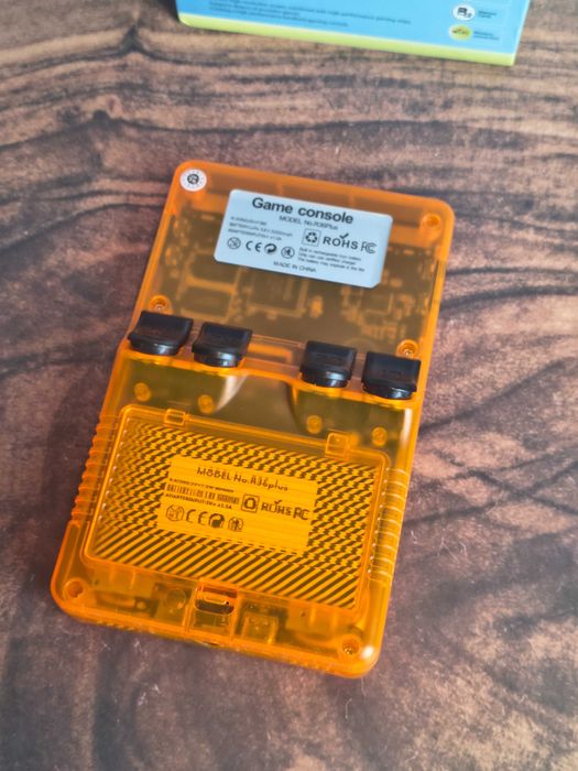 Consola R36S Plus 128GB - 20000 Jogos Incluídos