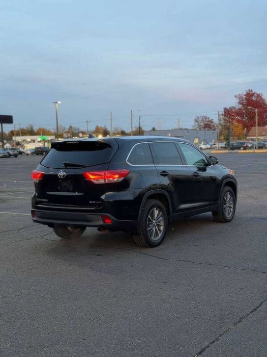 Toyota Highlander XLE      2019