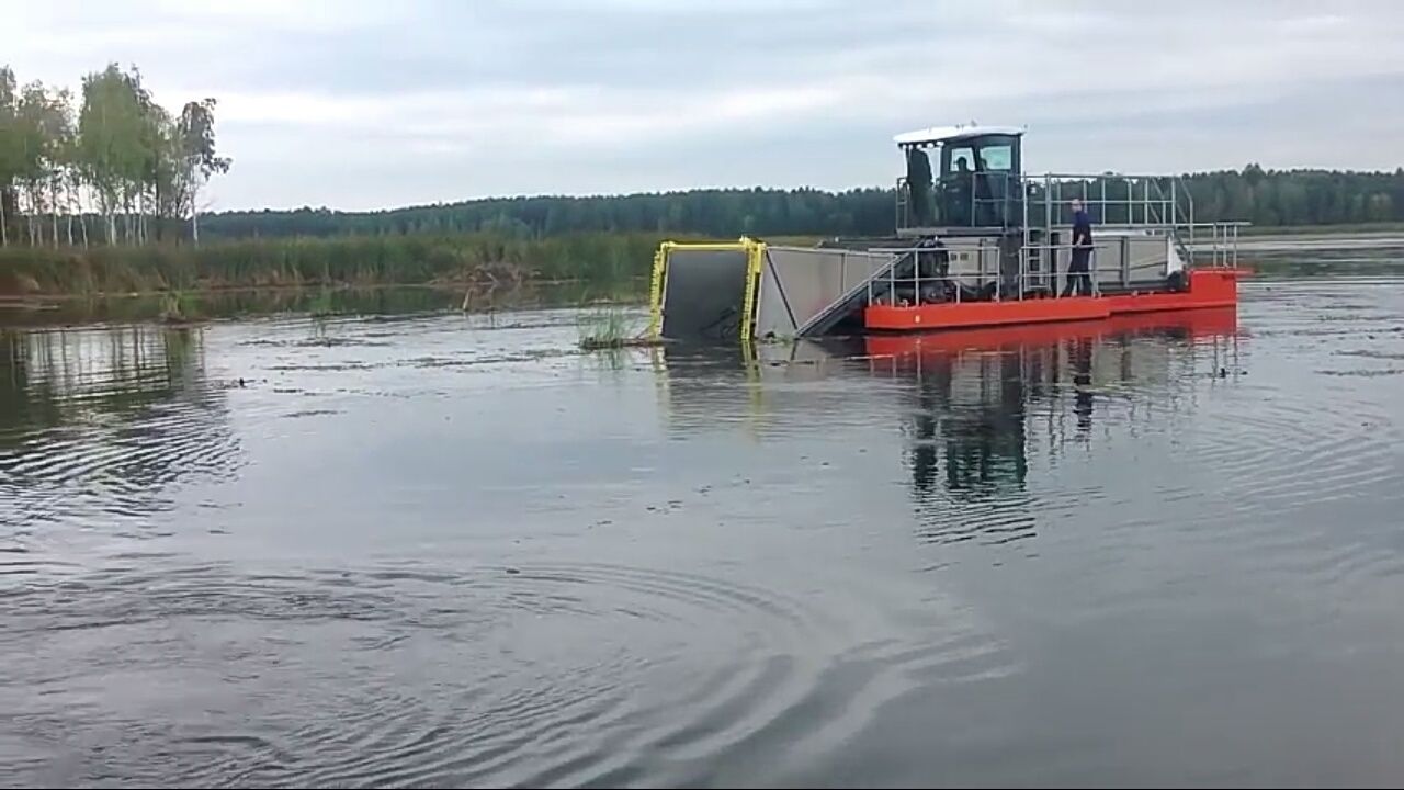 Водний комбайн для очищення водойм UDT-110M