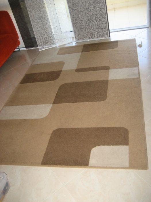 Tapete em tons de castanho