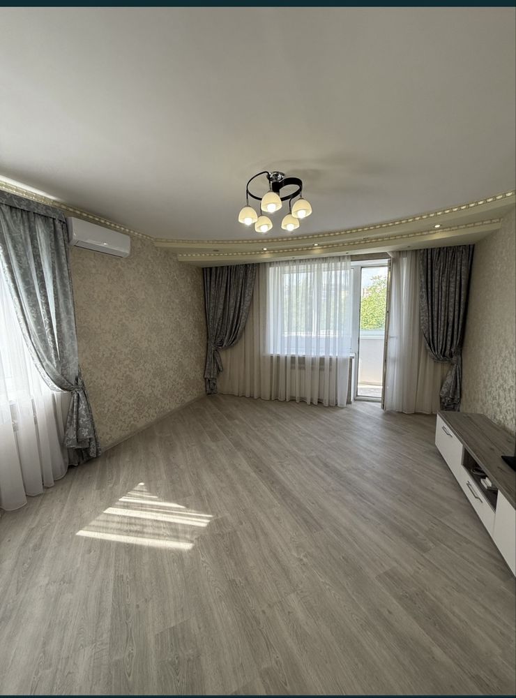 Продам 1 кім кв Тополь-3