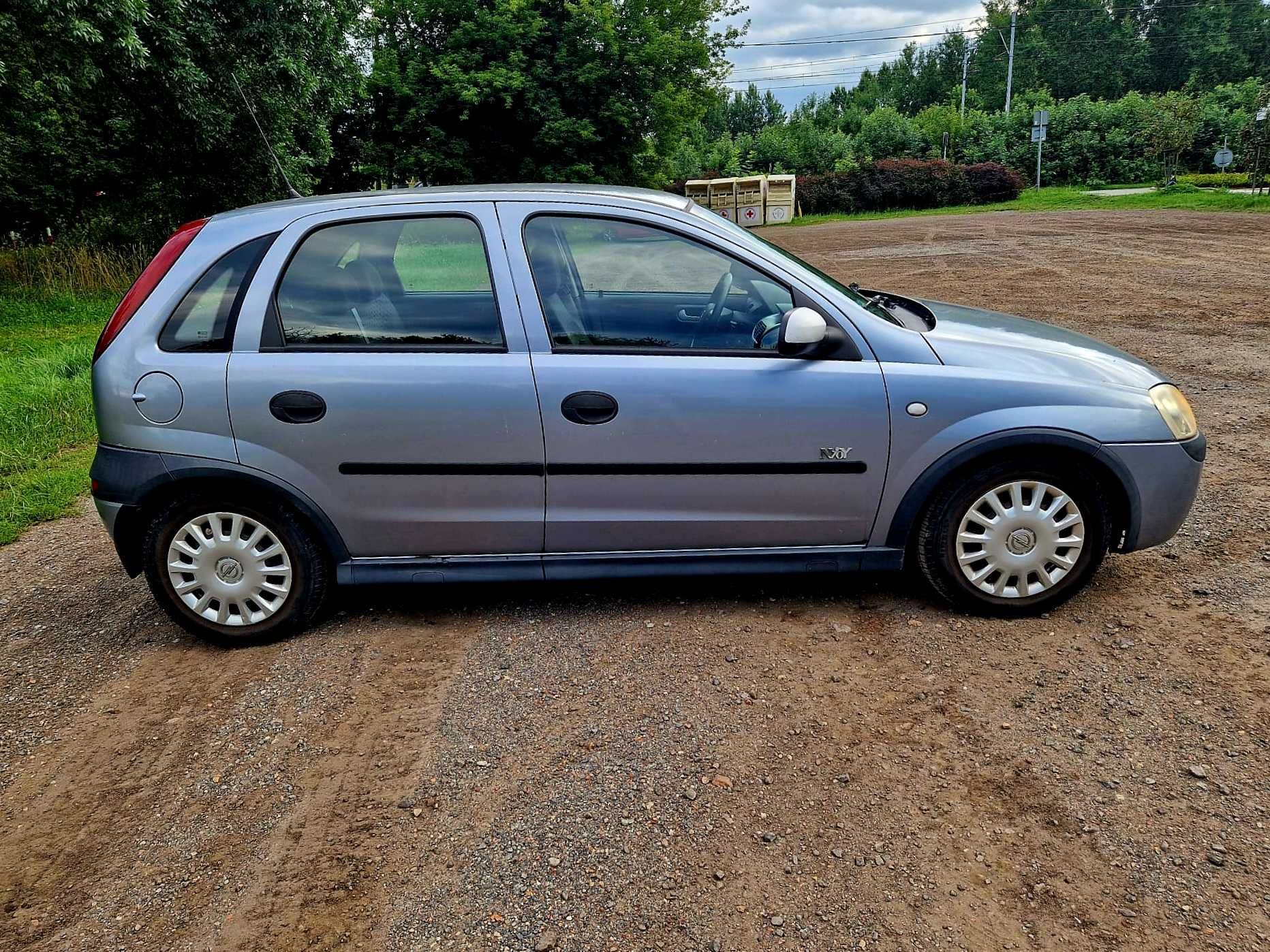 Opel corsa C 1.2 N-Joy 2003 niski przebieg