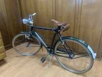 Bicicleta RALEIGH anos 50 restaurada ao pormenor