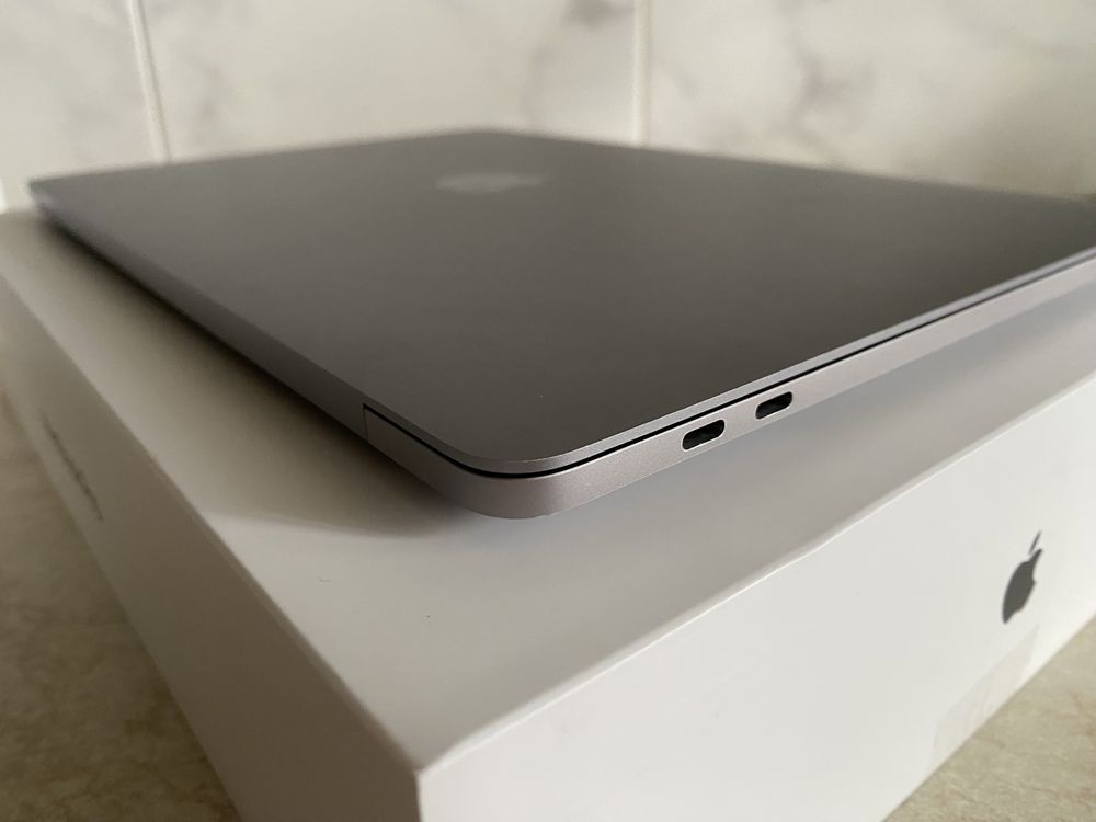 MacBook Pro 13, 2019, полный комплект