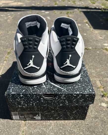 Jordan_4_Retro_Military_Black R.41