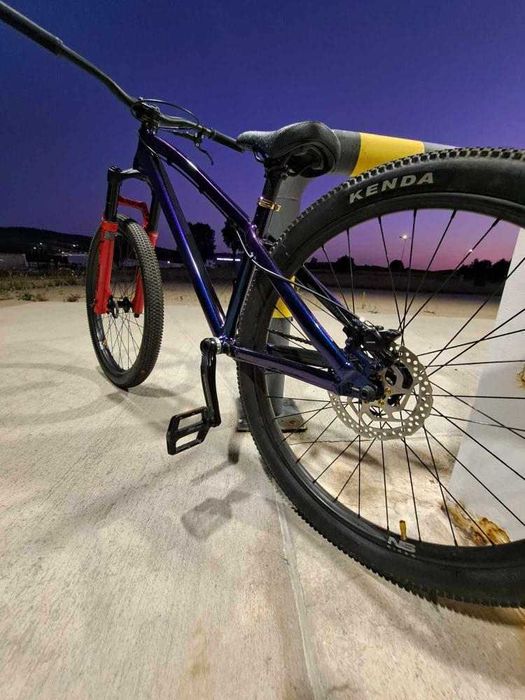 Rower dirt Dartmoor two6Player pro 2024 ŁADNY i zadbany (nowa rama]