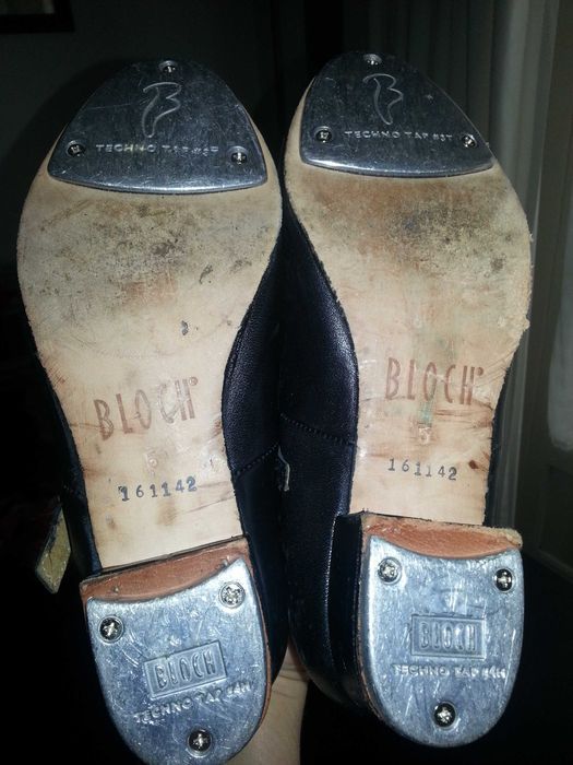 Sapatos de sapateado, em pele, da marca Bloch