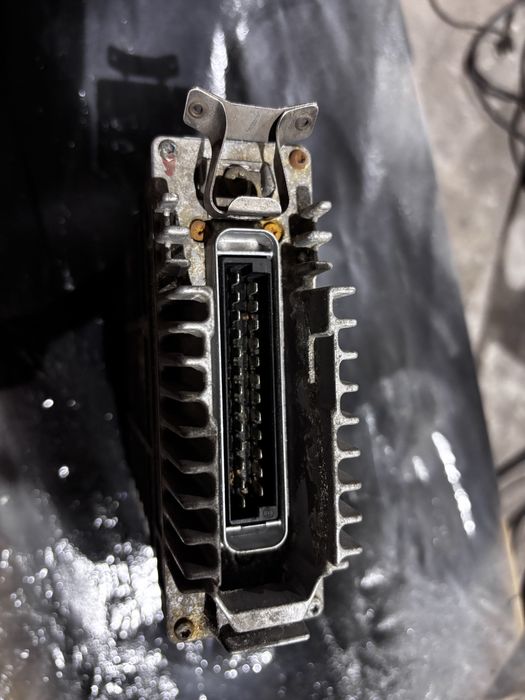 Sterownik komputer silnika mercedes w124 bosch 2.0