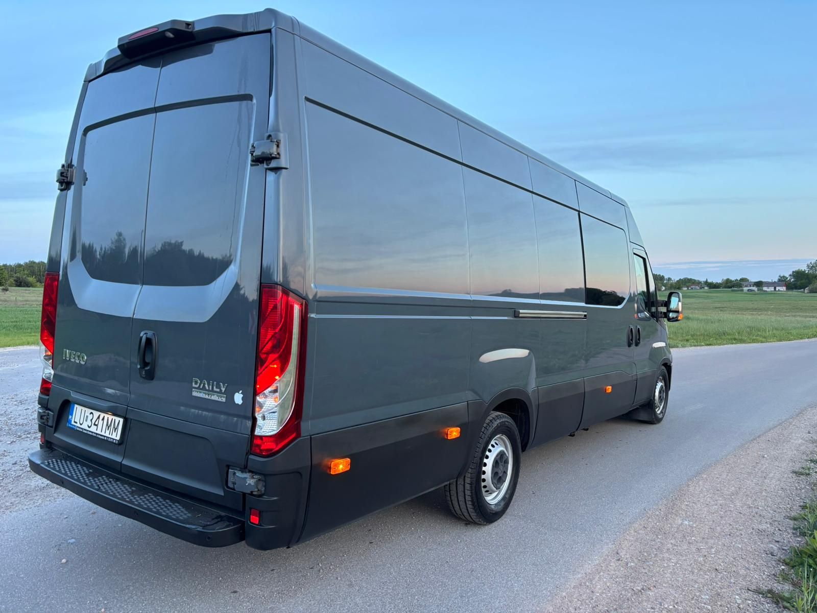 Iveco daily 3.0 hi-matic / 5 os. / Brygadówka
