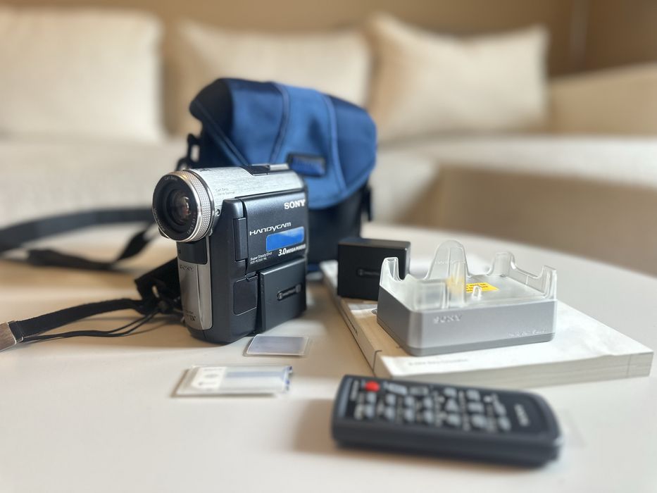 Kamera Mini DV Sony DCR-PC350E PAL , 3 baterie, idealna, analog look