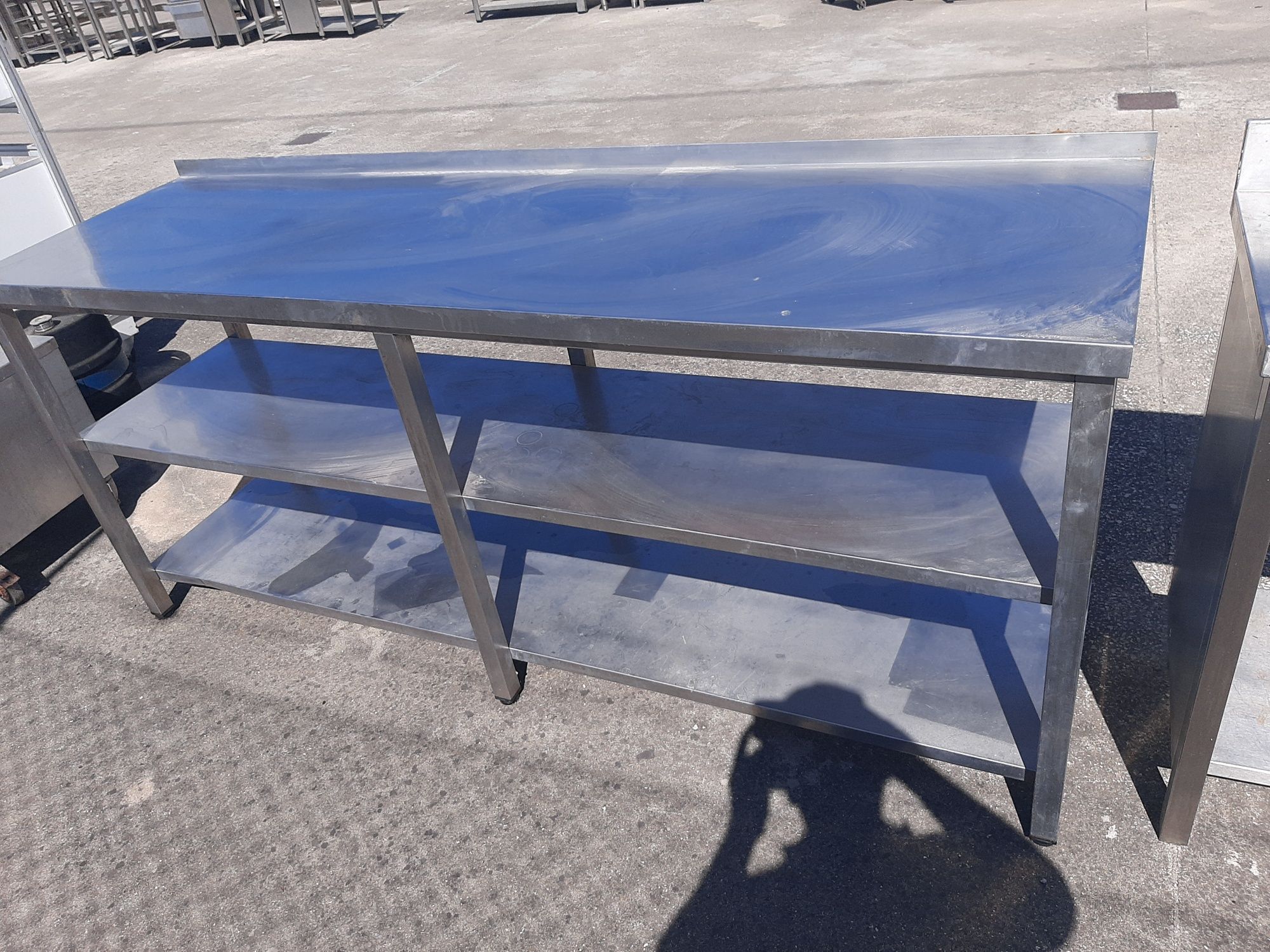 Mesa ou bancada ou apoio em inox