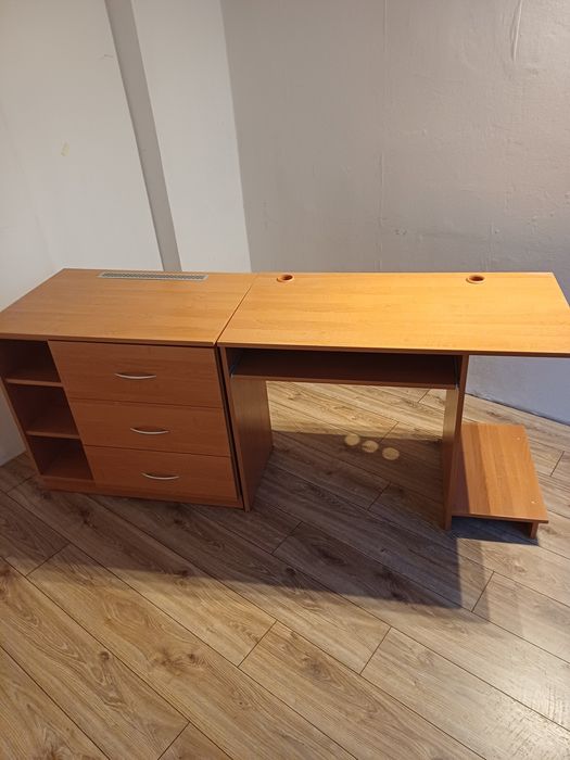 Oddam biurko i szafkę