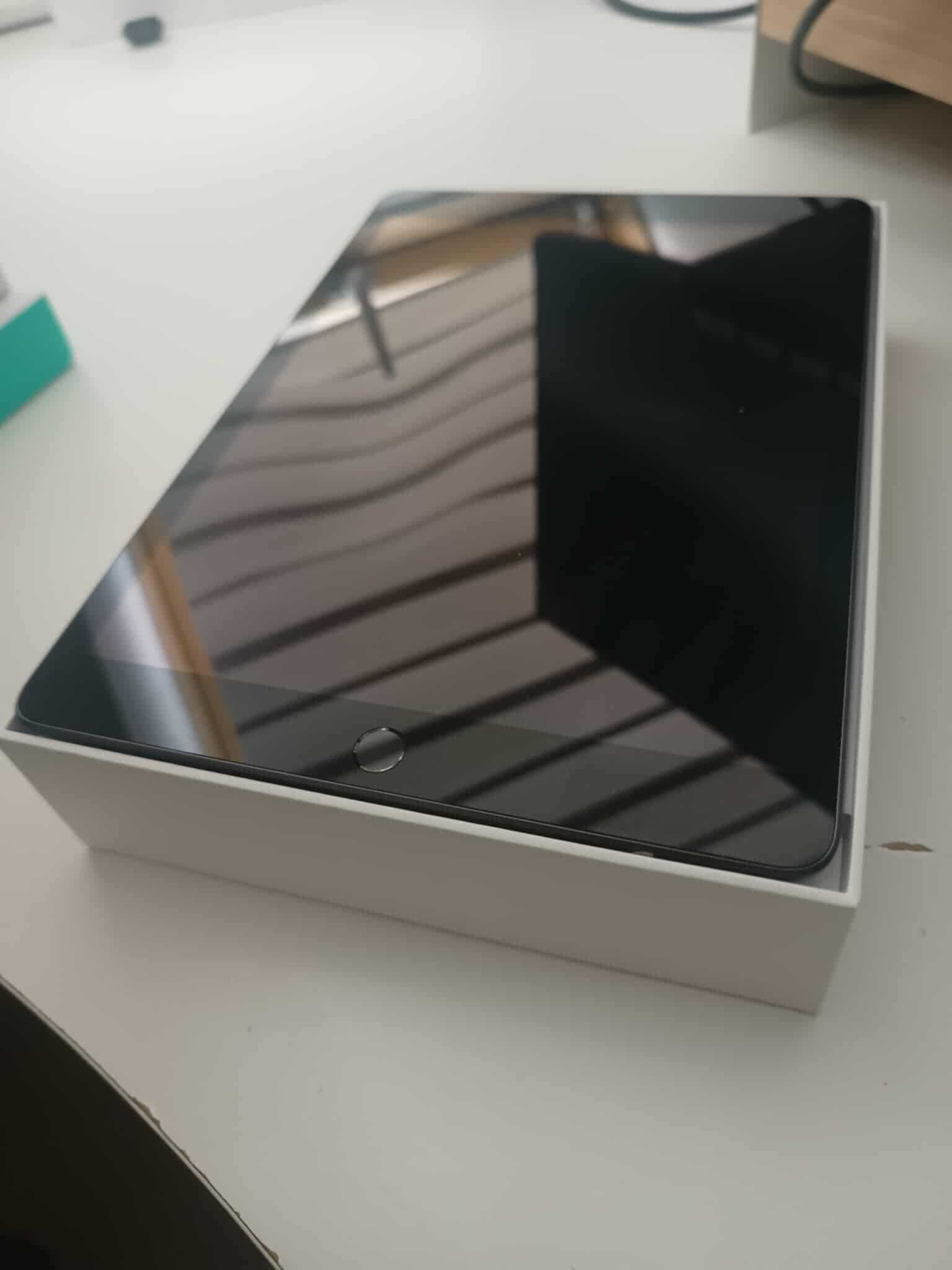 Jak Laptop! iPad 9. generacji 64GB + klawiatura Logitech Combo + rysik