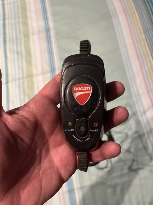 Cartegador / estabilizador de bateria Ducati