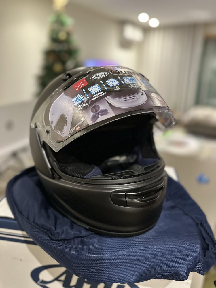 Capacete Arai + Casaco Dainese
