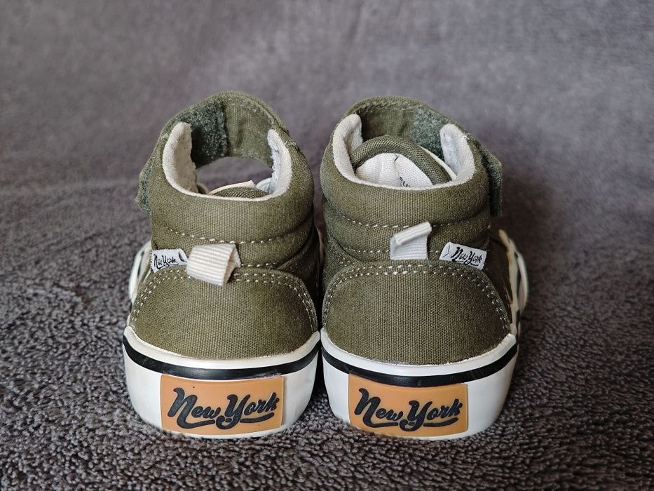 Кеди дитячі HM розмір EUR 24