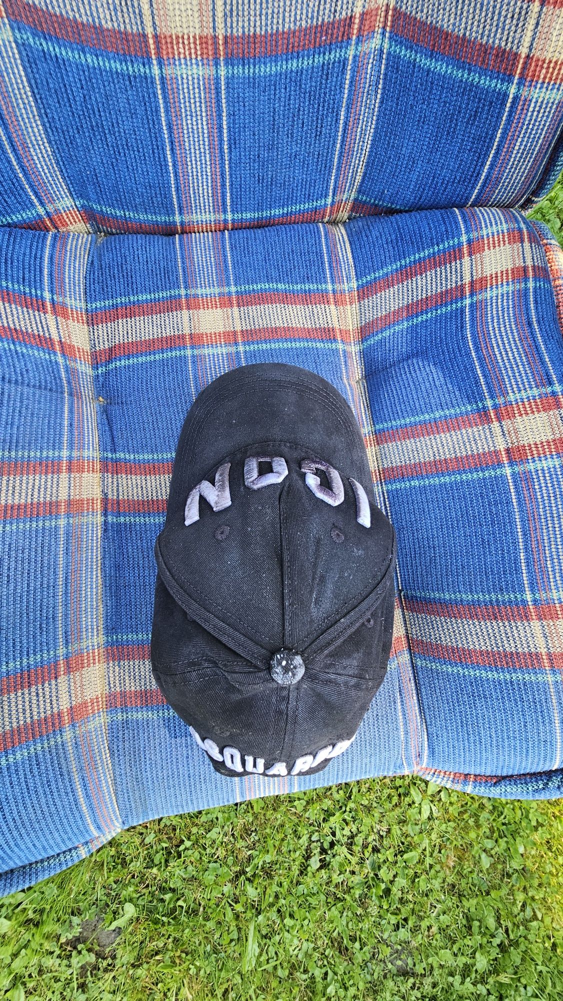 Czapka icon  dsquared2