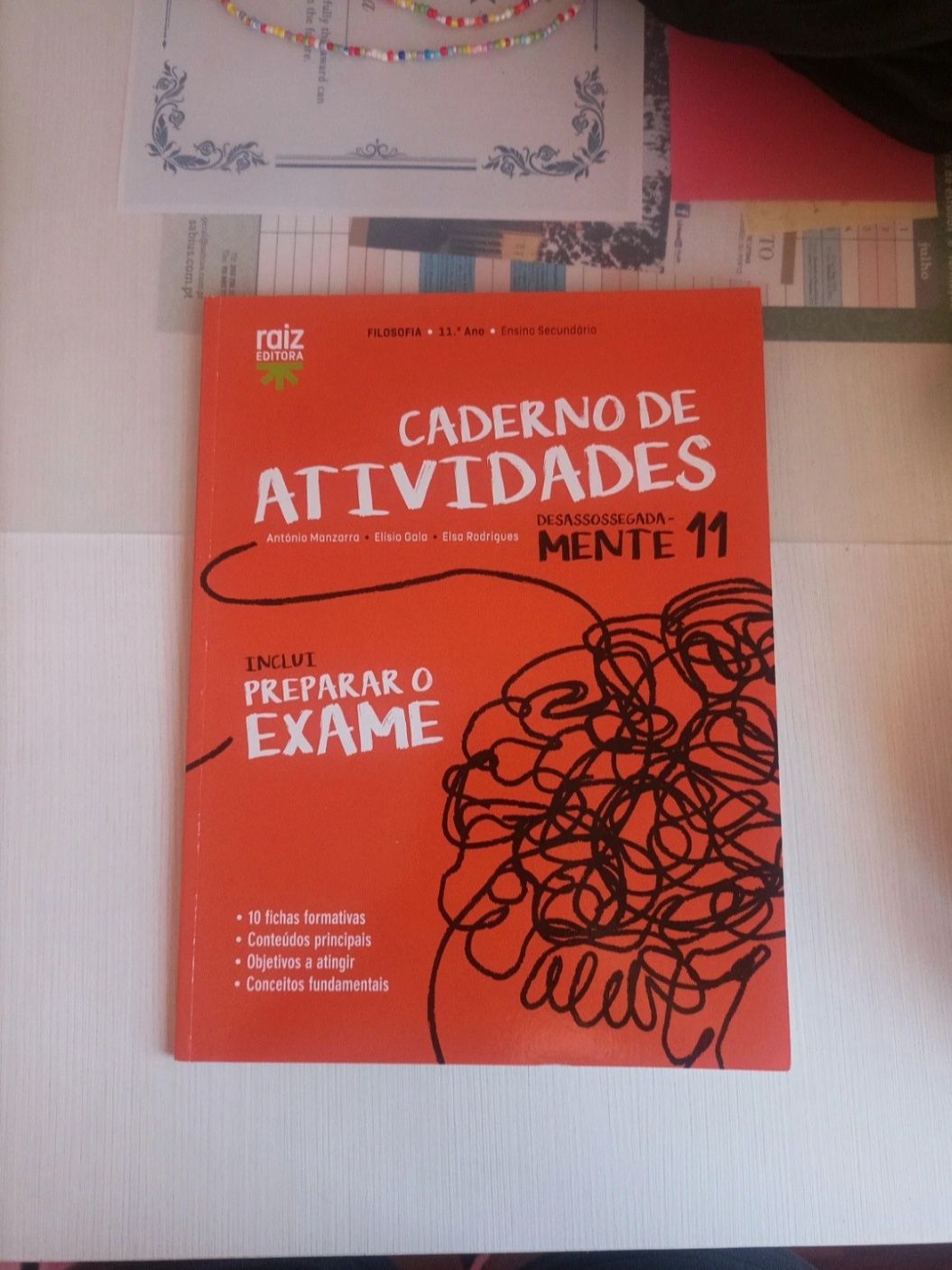 Caderno de atividades Filosofia "Desassossegada-Mente" 11° ano