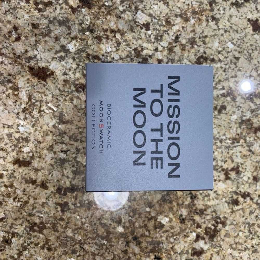 Omega x Swatch SO33M100 Moon VIP Noc Astronoma